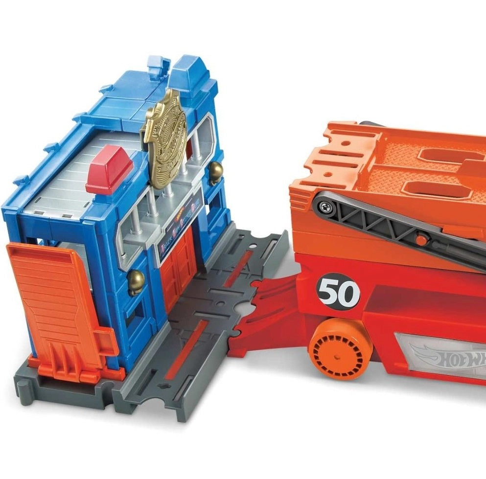 Hot Wheels Caminhão Mega Red Hauler 50th - Mattel GHR48