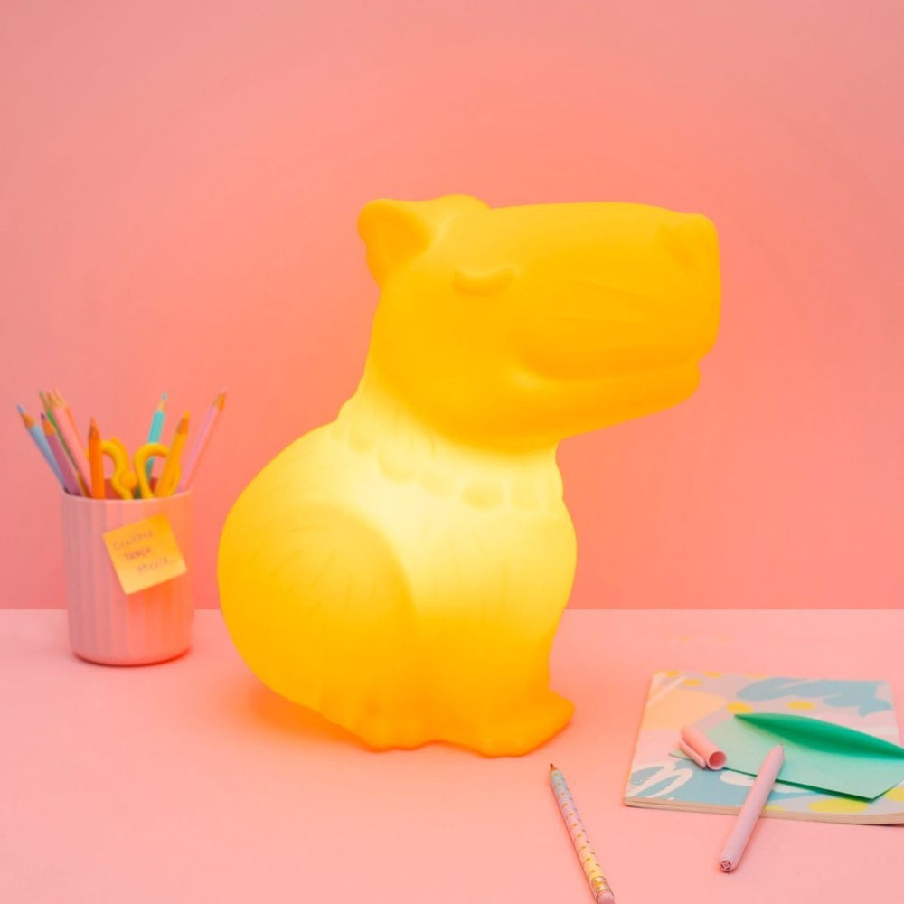 Luminária Mesa c/ Lâmpada Capivara Amarela - Usare