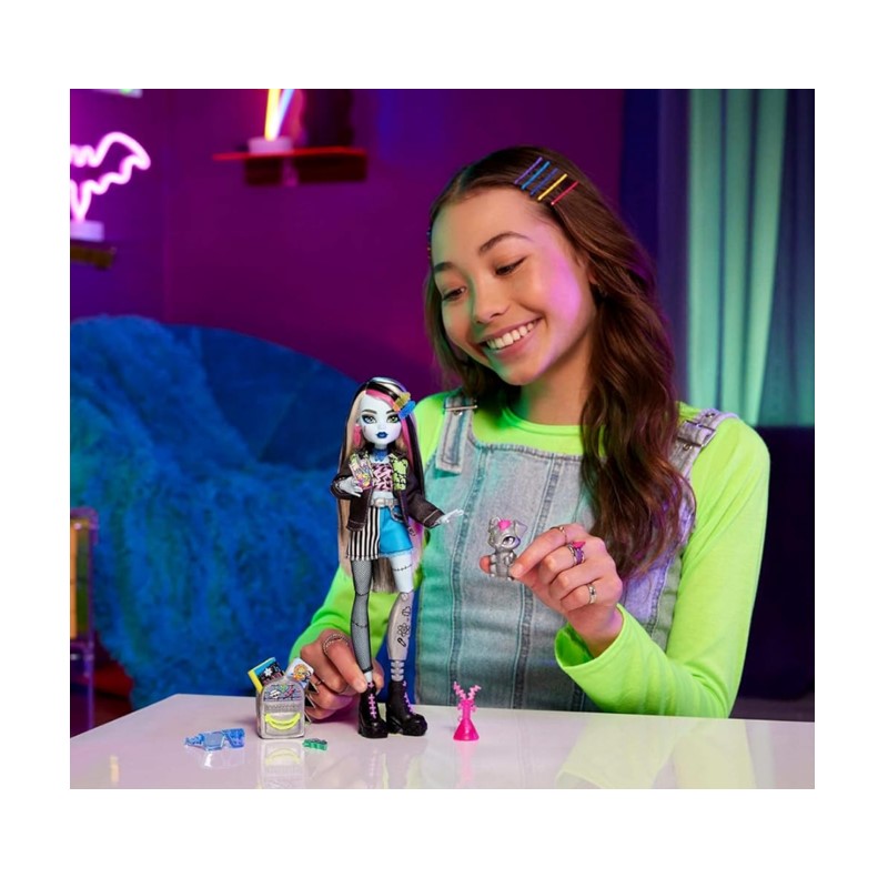 Boneca Monster High Novo Visual com Pet - Mattel