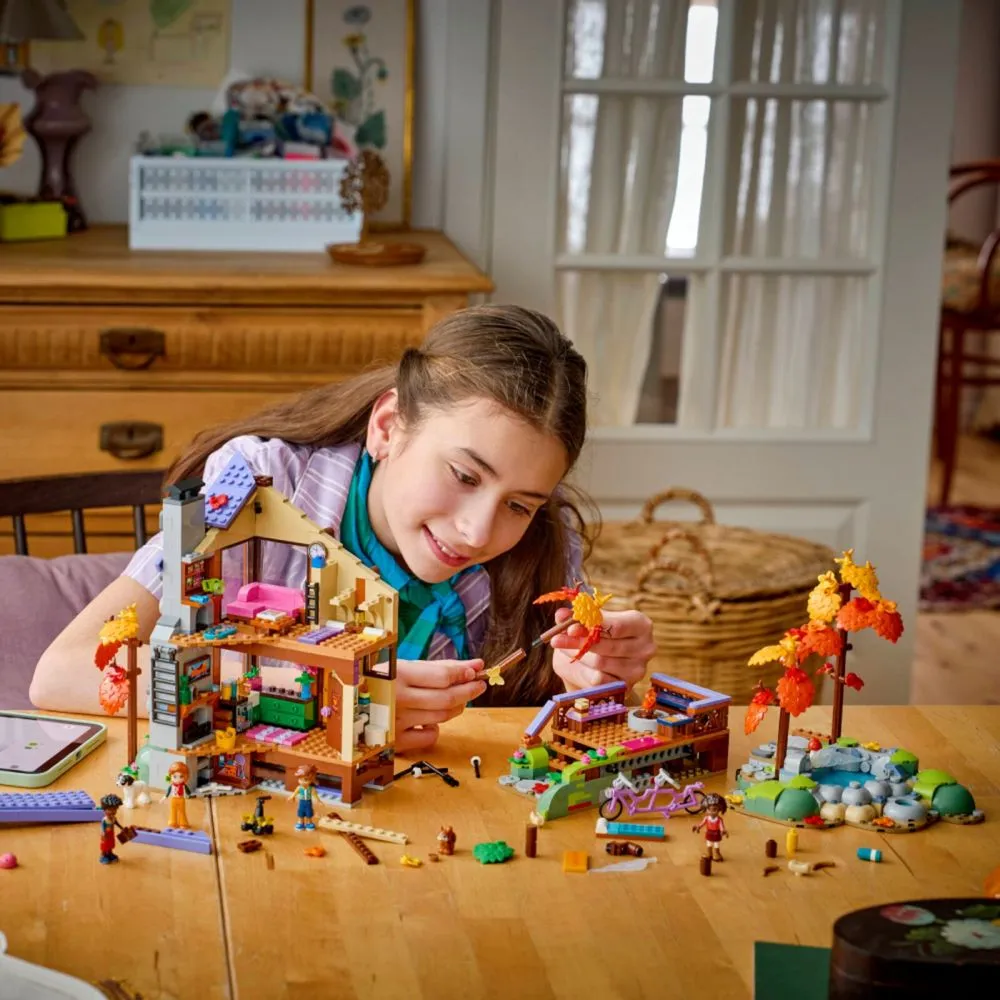 Lego Friends Cabana aconchegante na floresta no outono - 42705